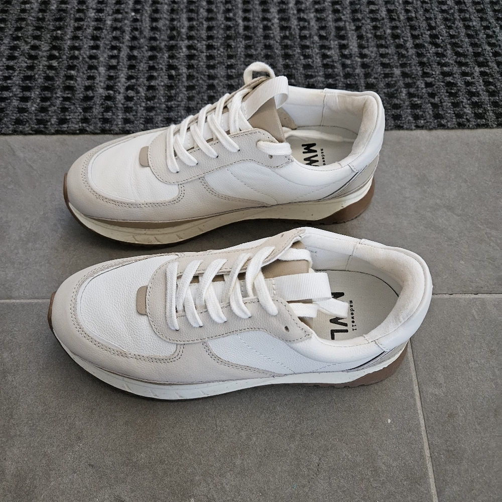 Kickoff Trainer Sneakers in Neutral.